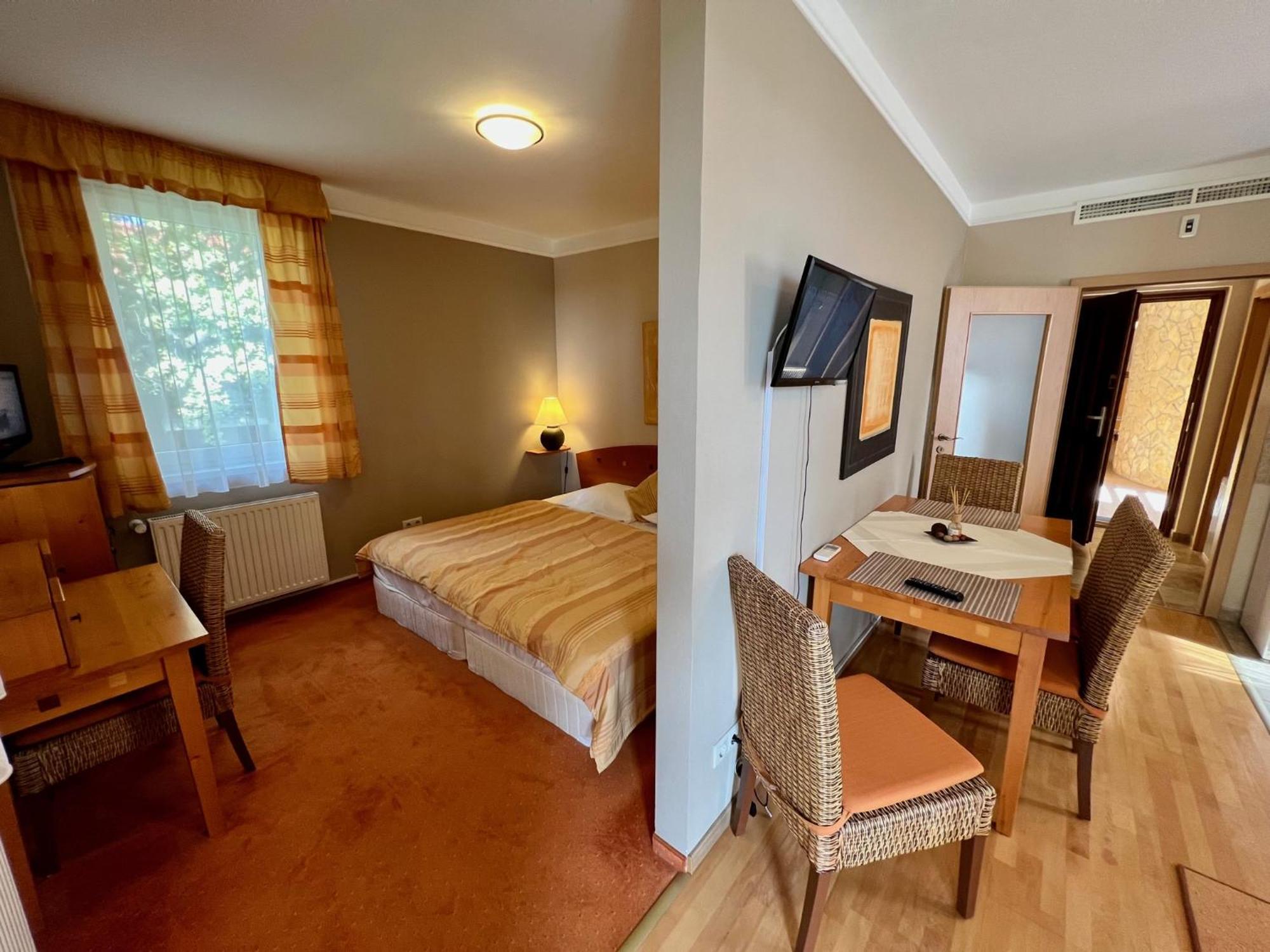 Luxus Golf Apartment Bük Eksteriør billede