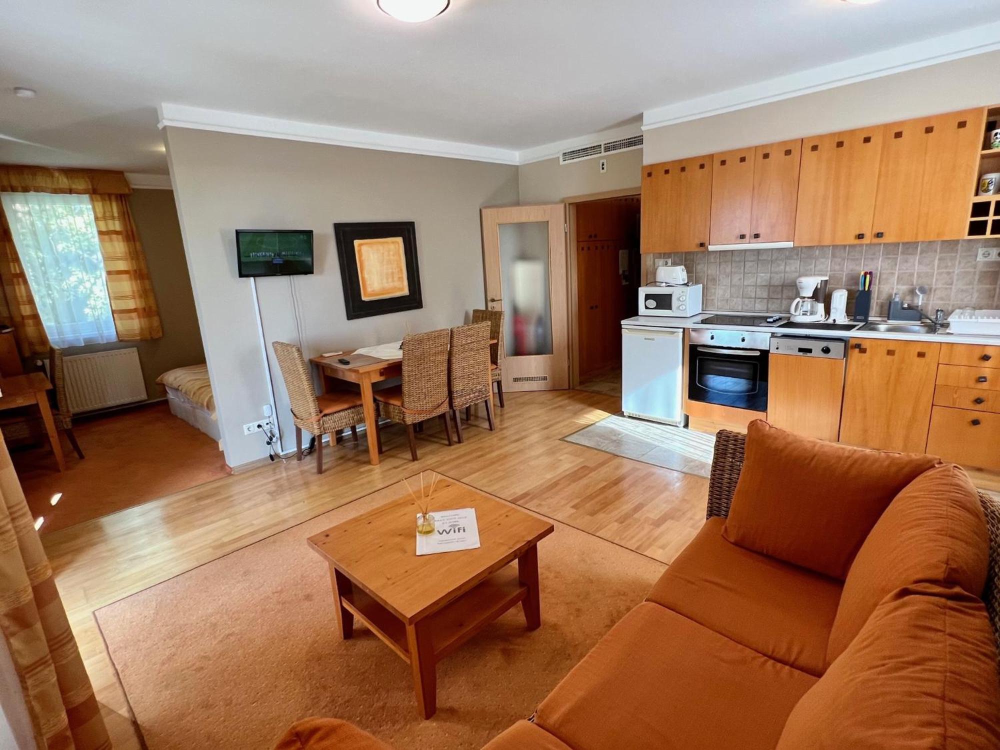Luxus Golf Apartment Bük Eksteriør billede
