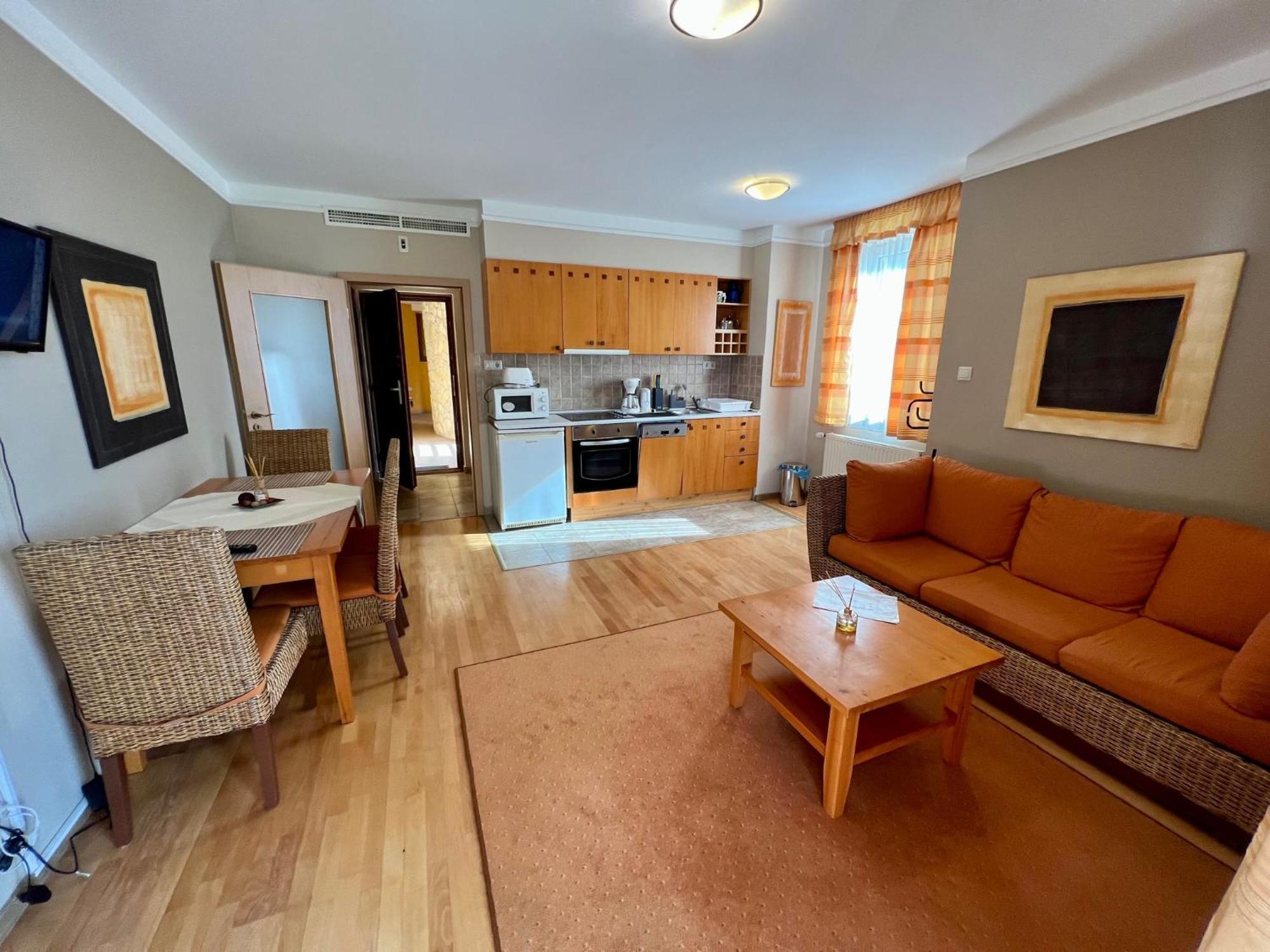 Luxus Golf Apartment Bük Eksteriør billede