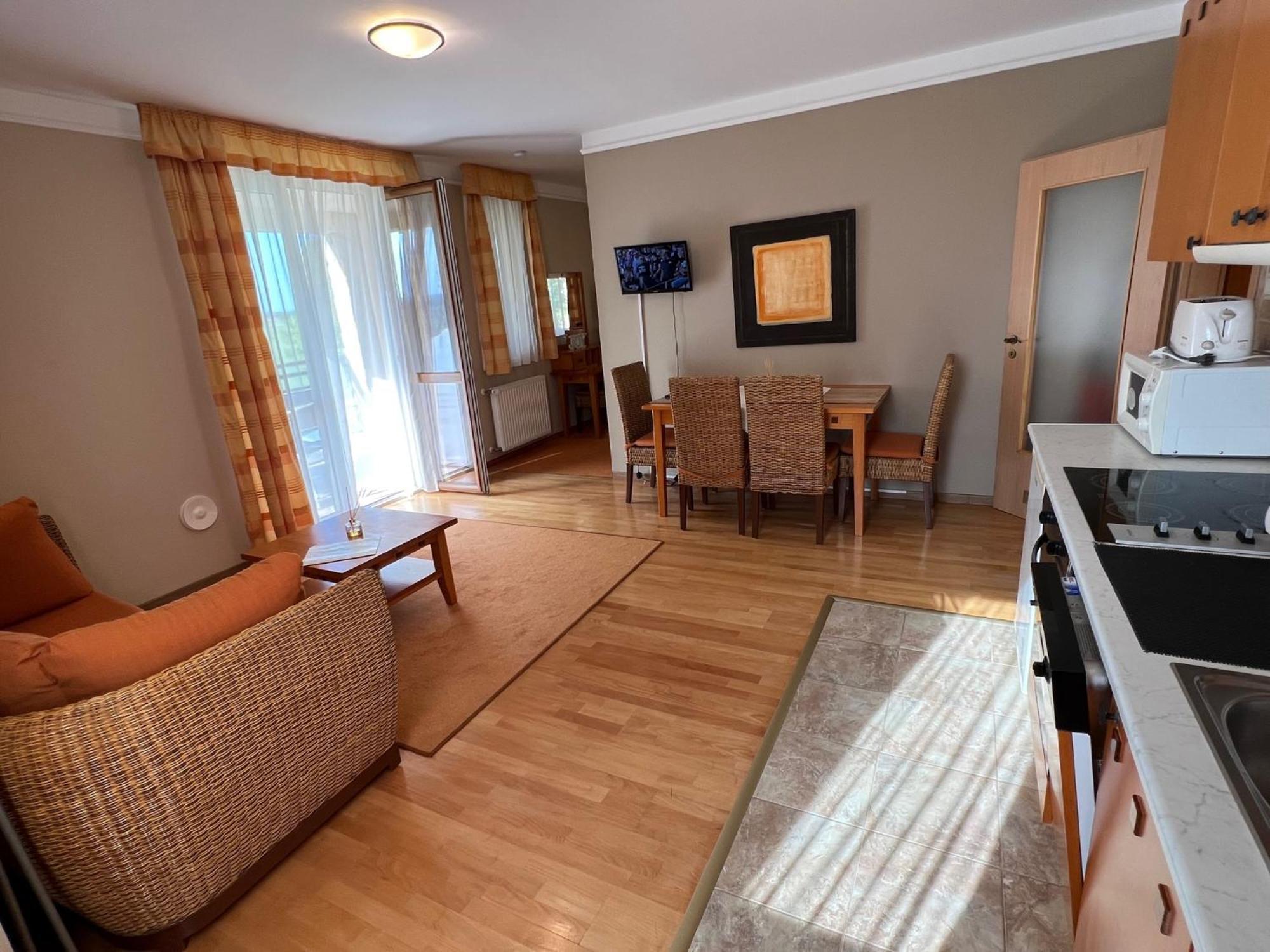 Luxus Golf Apartment Bük Eksteriør billede